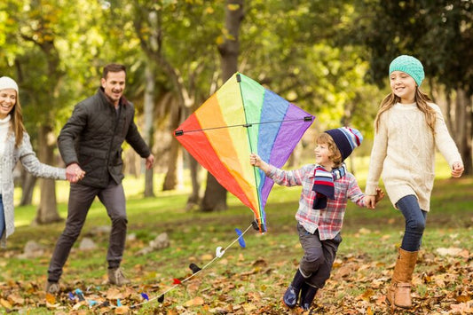 7 Thoughtful Essentials Every Parent Can Keep in Their Everyday Bag