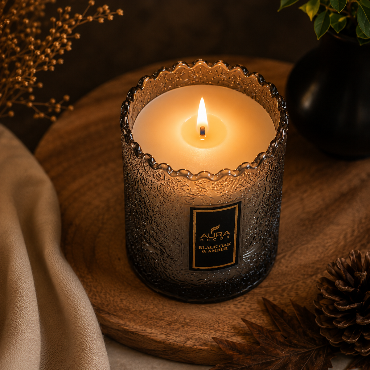 Luxury Black Oak & Amber Scented Candle – Hand-Poured Decorative Candle